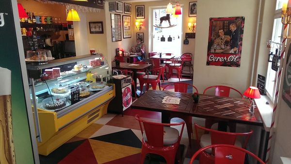 Café — gulv og indretning — Nordsjælland